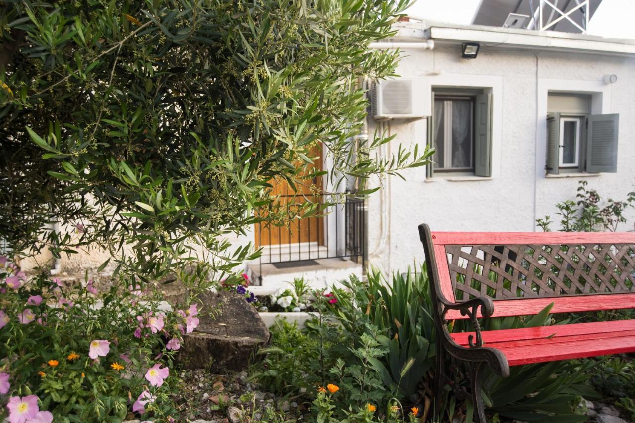 Guesthouse Simou With View 3 Bedrooms Arachova Exterior photo